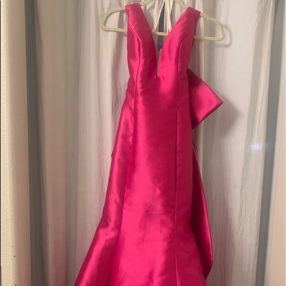 Beautiful gown by Jovani sz 4